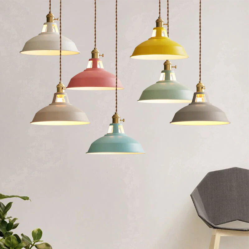 Industrialna kolorowa lampa wisząca z kloszem
