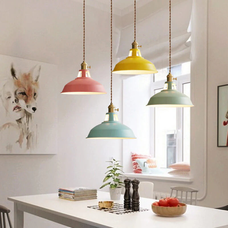 Industrialna kolorowa lampa wisząca z kloszem