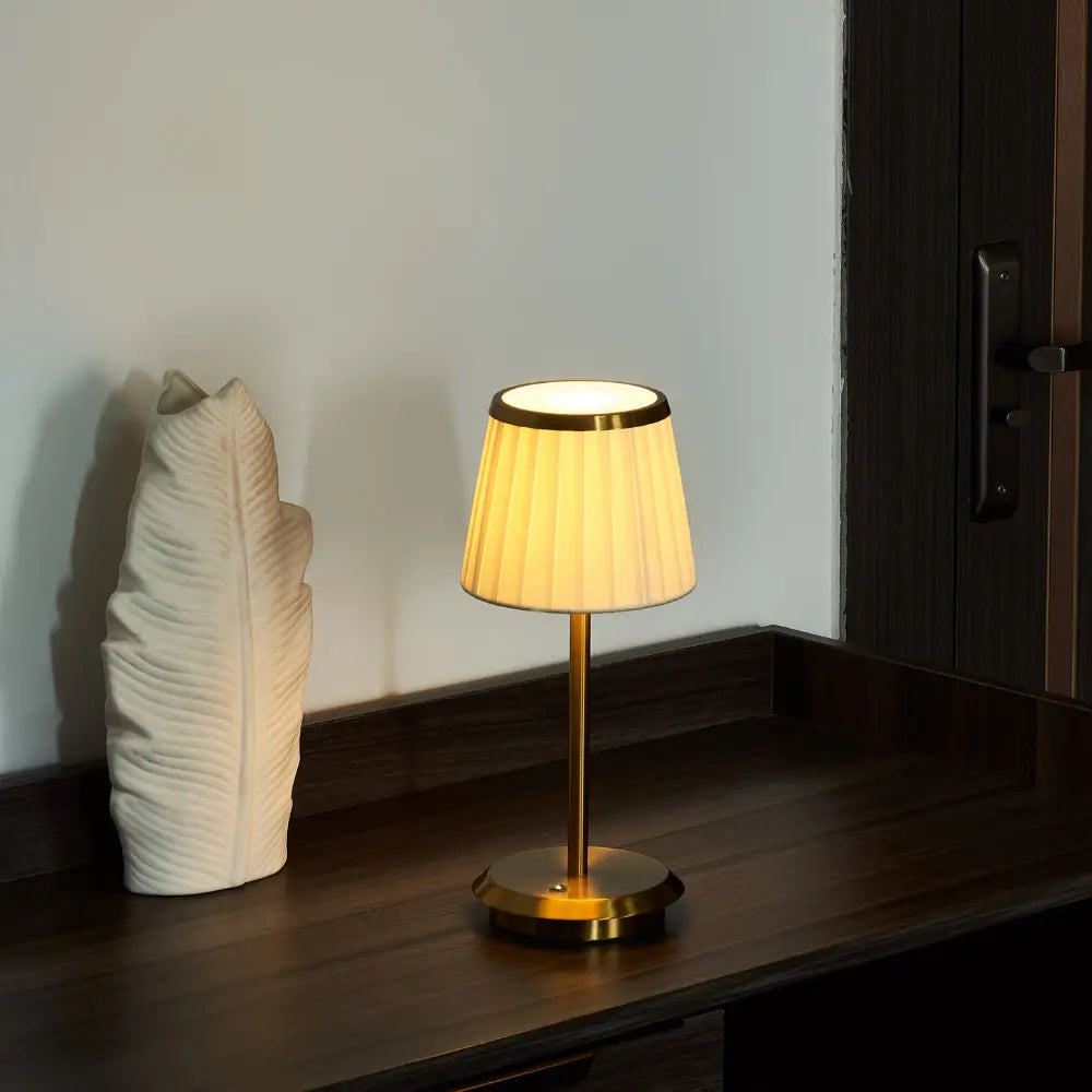 Klasyczna Lampa Stołowa Bezprzewodowa | Czarna, Regulowane Oświetlenie, Żelazny Korpus, Tkaninowy Klosz 1