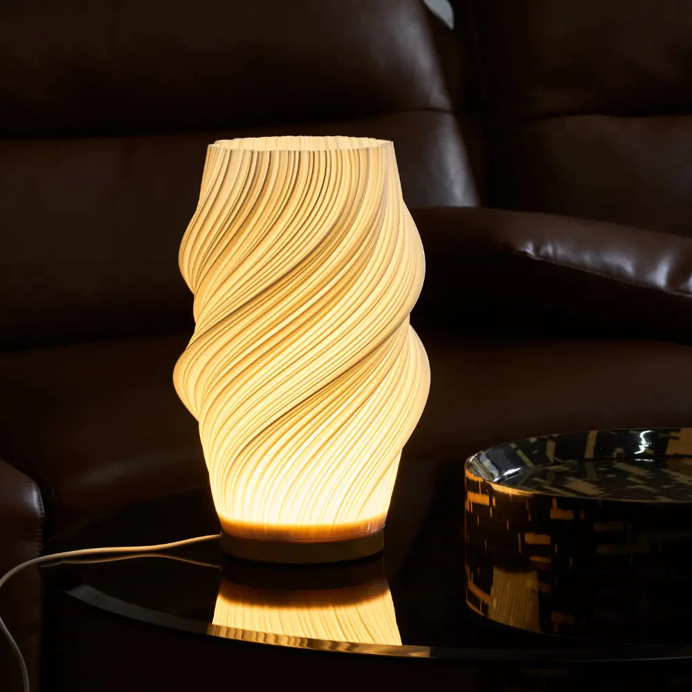 Lampa Dimmable z Drewnianą Podstawą | Nowoczesny Design, Regulowane Oświetlenie USB 5