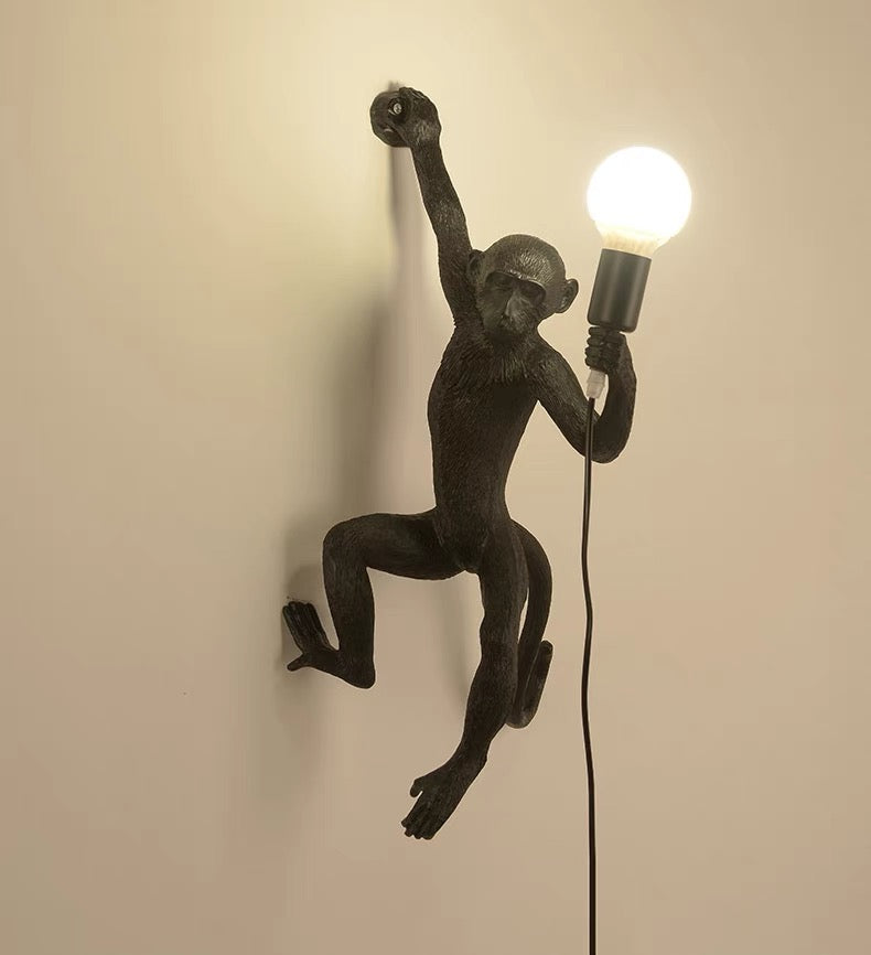 Lampa Ścienna z Żywicy w Kształcie Małpki – Vintage Kinkiet Ścienny 70 cm do Salonu i Kuchni 2