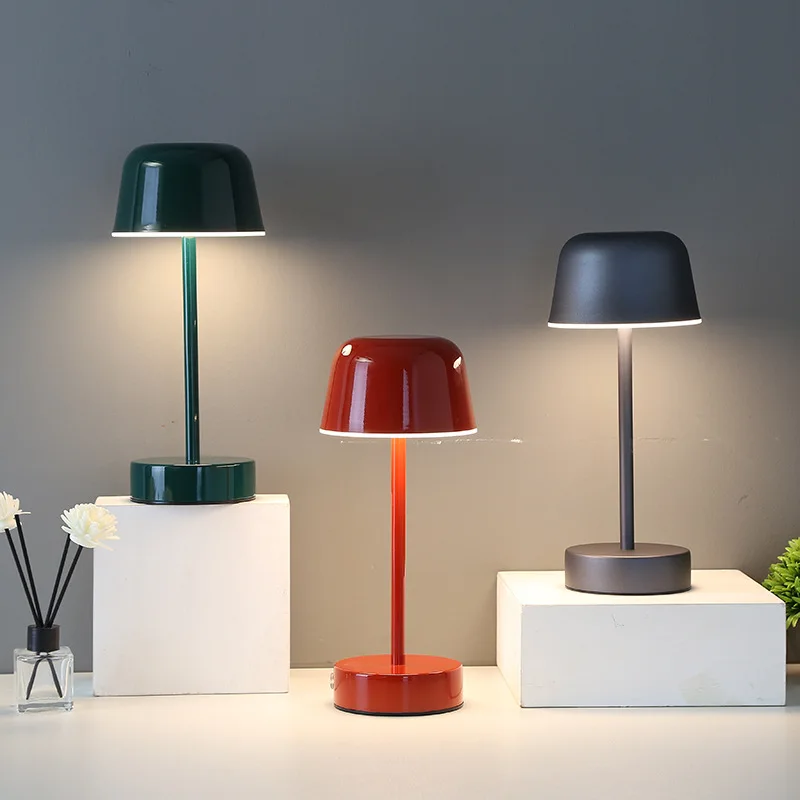 Lampa Stołowa Bezprzewodowa z Regulowanym Światłem | Elegancka Metalowa, Kompaktowa Lampka Nocna do Salonów 2