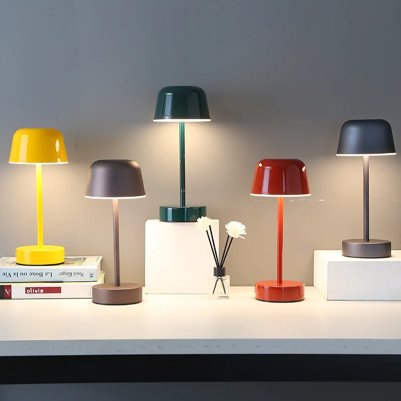 Lampa Stołowa Bezprzewodowa z Regulowanym Światłem | Elegancka Metalowa, Kompaktowa Lampka Nocna do Salonów 4
