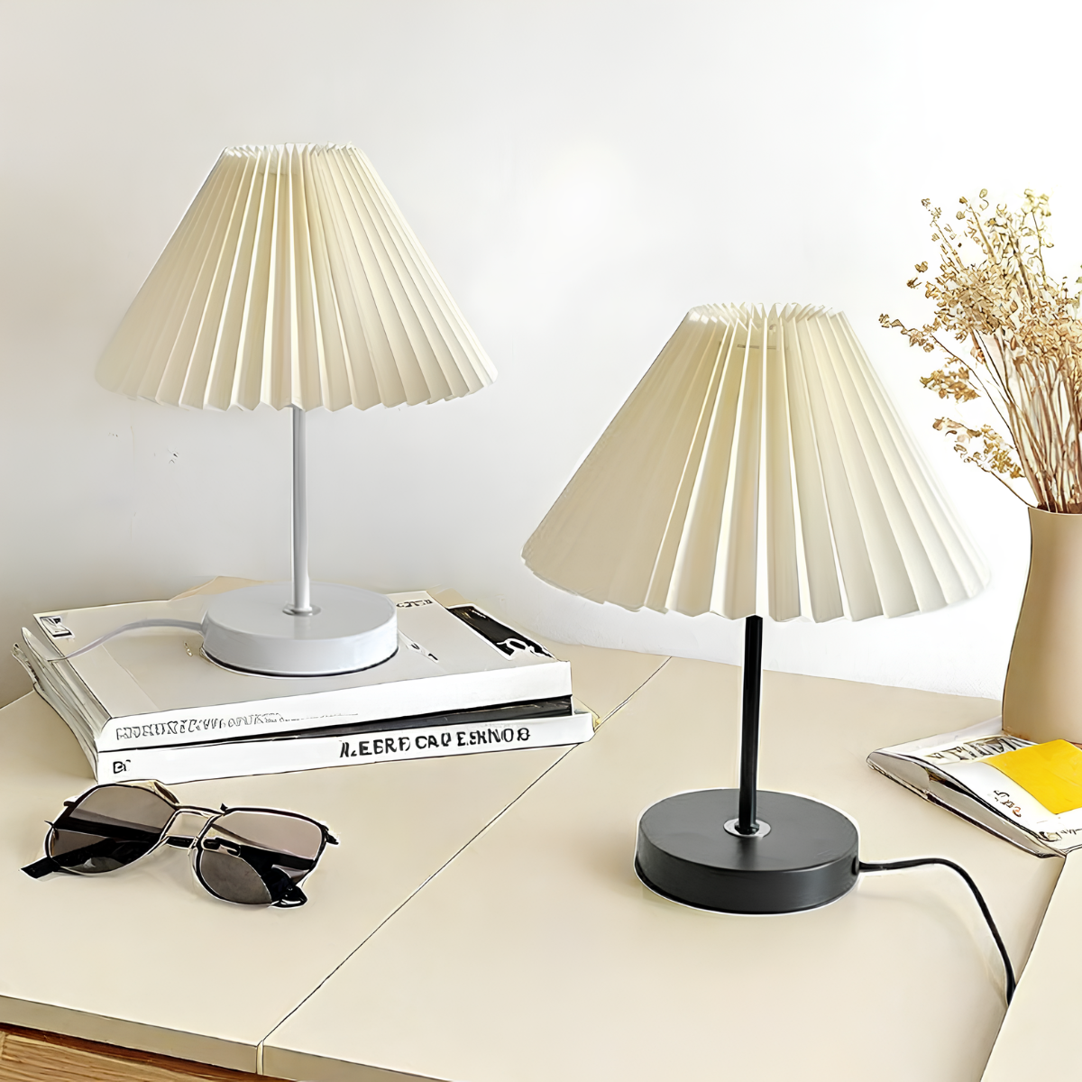 Lampa Stołowa Szklana z Plisowanym Abażurem | Regulowane LED, Stabilna Podstawa do Salonu 1