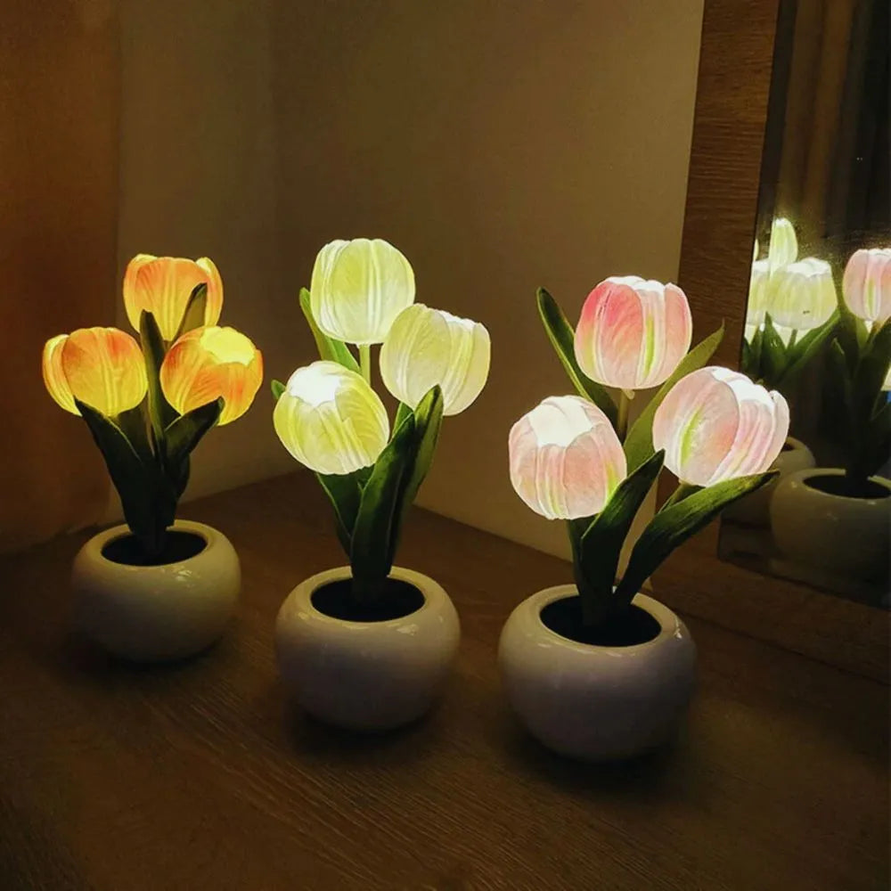 Lampka Nocna Tulipan | Realistyczny Design, Ciepłe Oświetlenie, Zasilana na Baterie lub USB 1