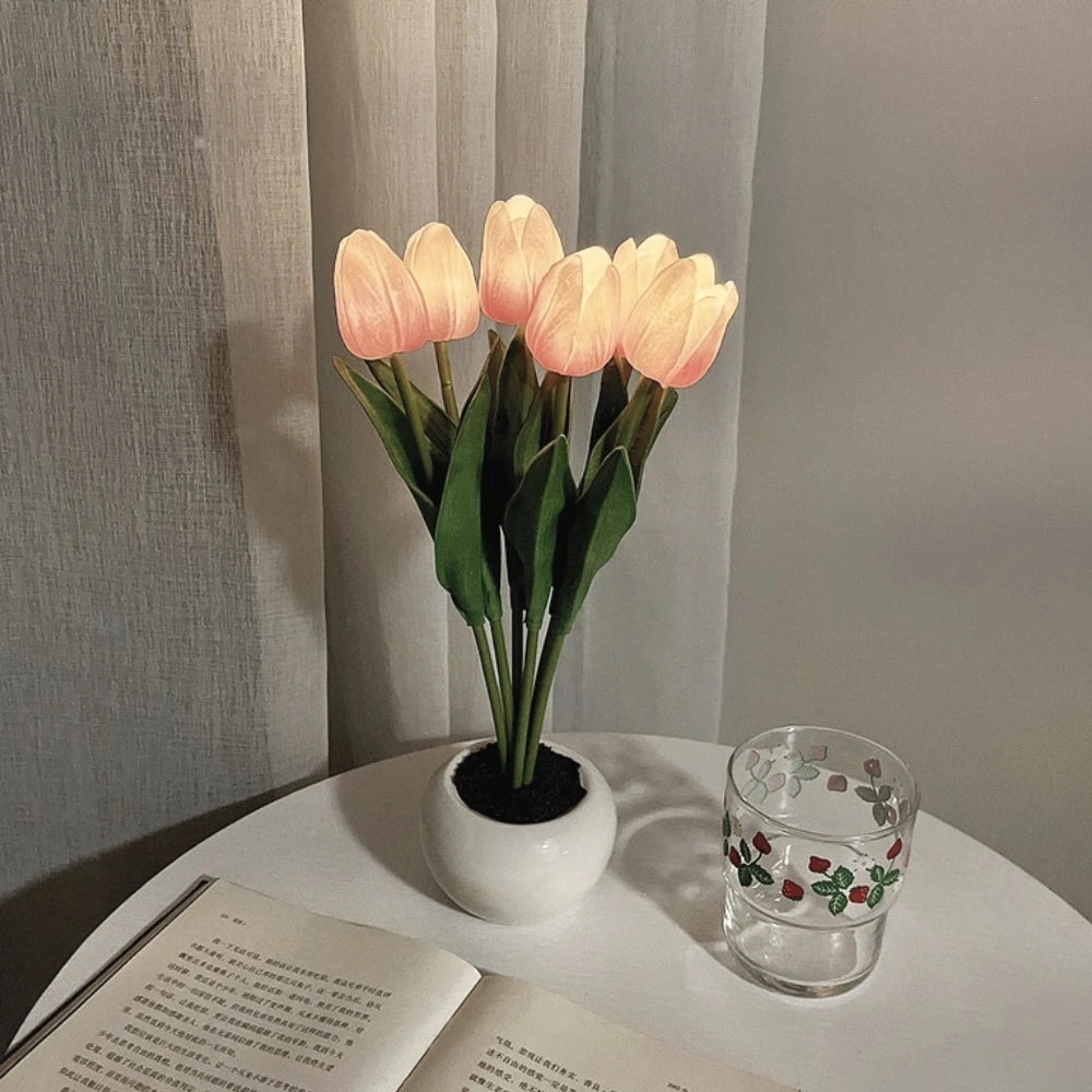 Lampka Nocna Tulipan | Realistyczny Design, Ciepłe Oświetlenie, Zasilana na Baterie lub USB 12