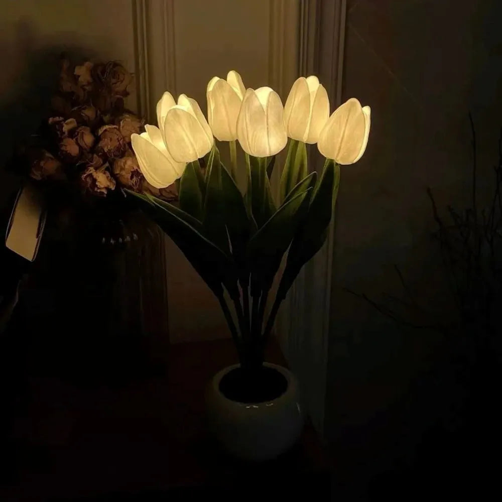 Lampka Nocna Tulipan | Realistyczny Design, Ciepłe Oświetlenie, Zasilana na Baterie lub USB 5