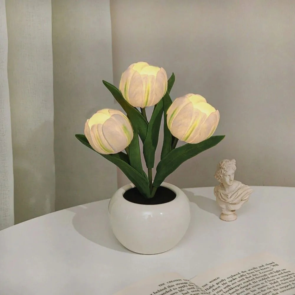 Lampka Nocna Tulipan | Realistyczny Design, Ciepłe Oświetlenie, Zasilana na Baterie lub USB 7