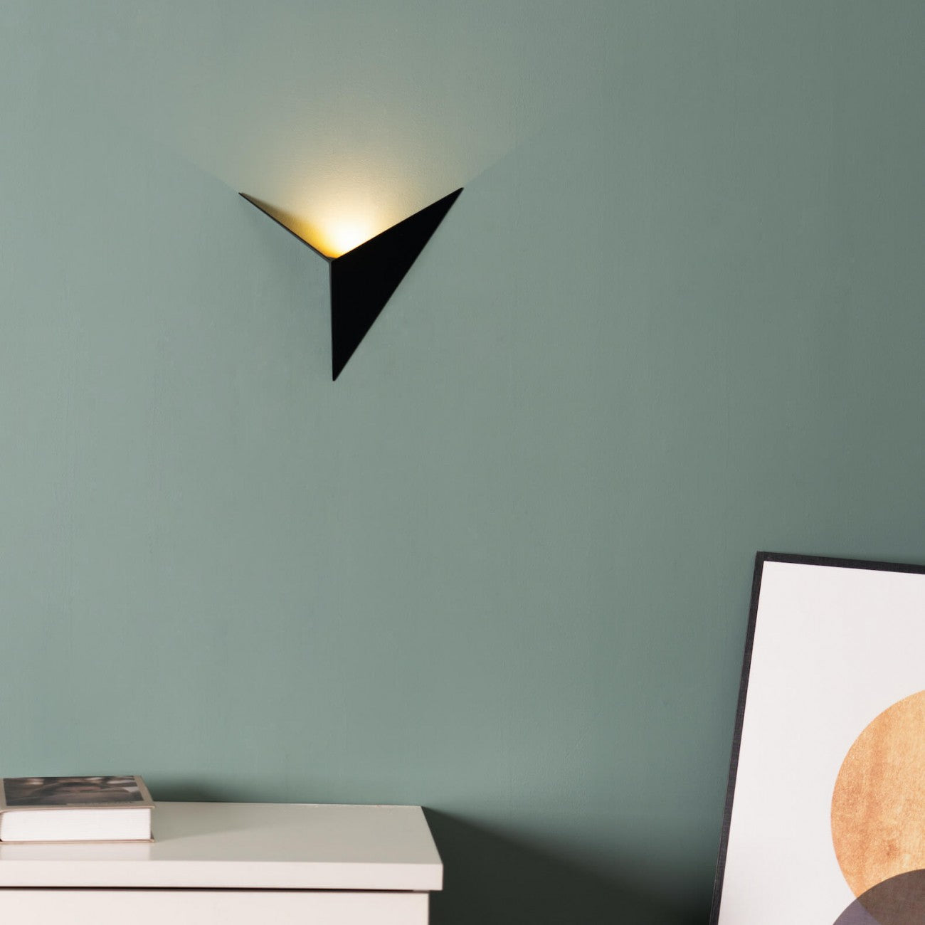 Nowoczesny Kinkiet Ścienny LED w Trójkątnym Kształcie | Minimalistyczna Lampa na Ścianę w Czarnej, Białej lub Złotej Wersji 5