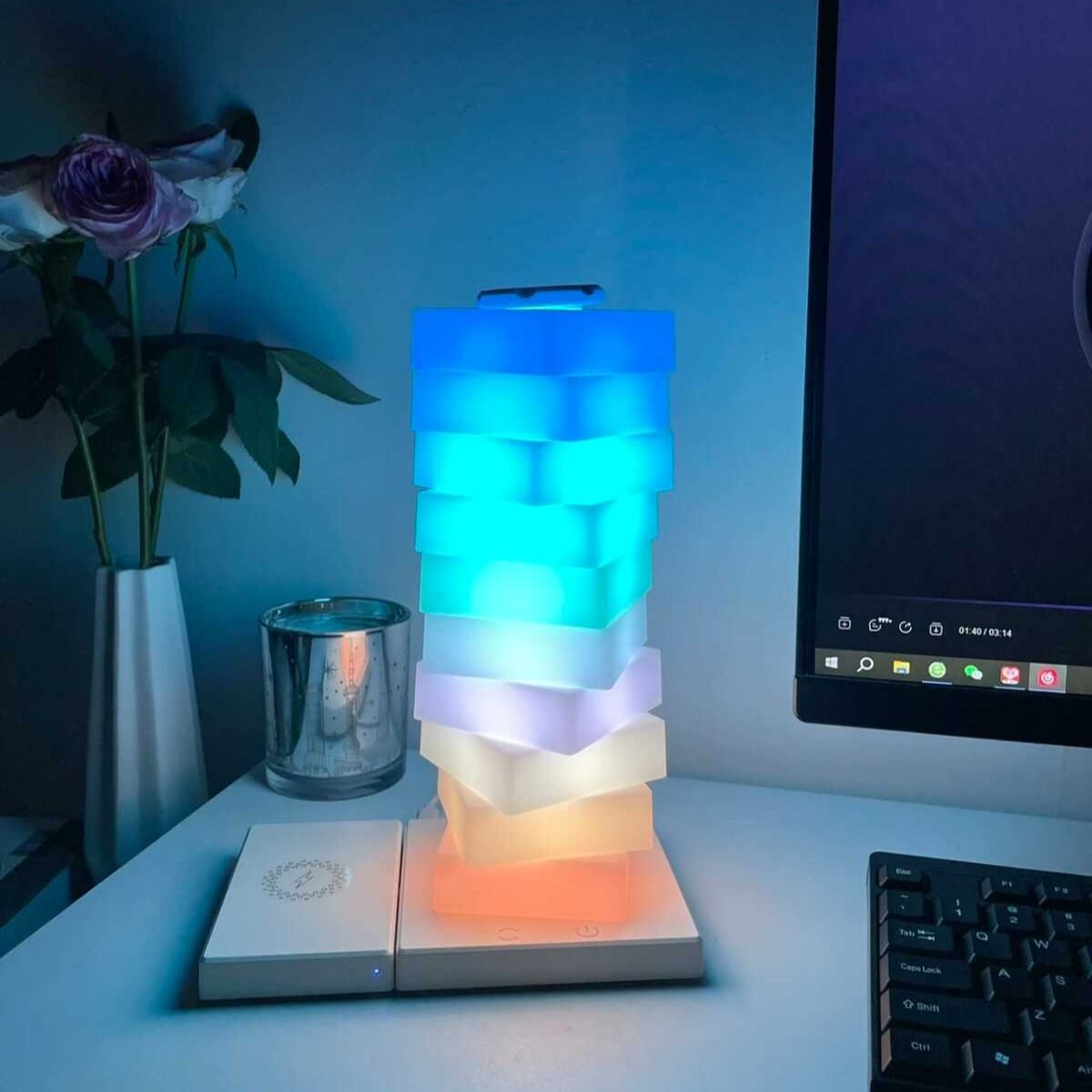 Skręcony Filar Światła z Regulowanym Abażurem | Lampa Ozdobna z Bezprzewodową Ładowarką 15W, Nowoczesny Design 3