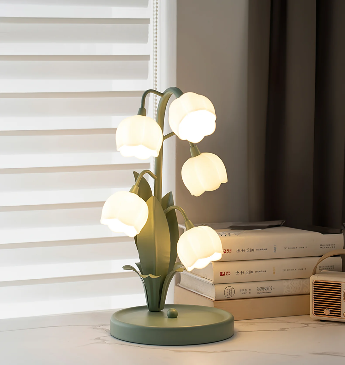 Lampa stołowa z Motywem Kwiatu