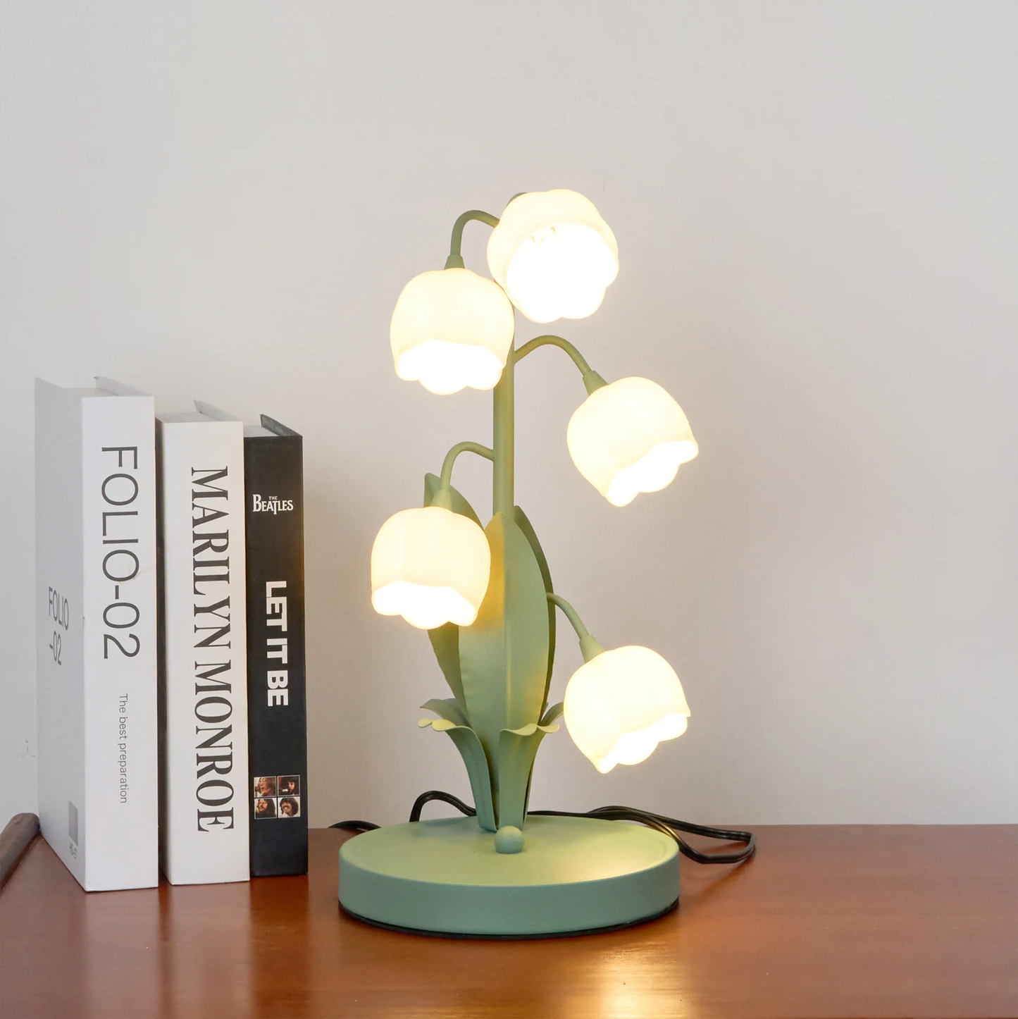 Lampa stołowa z Motywem Kwiatu