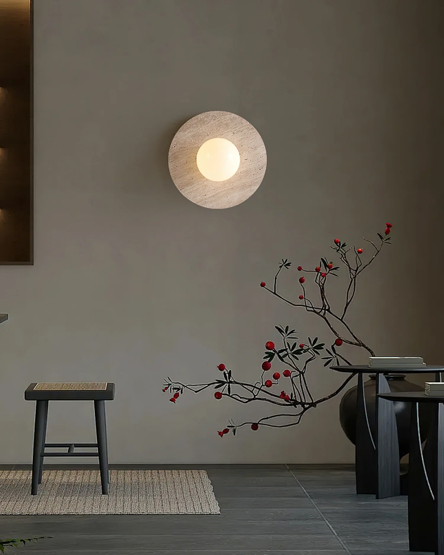 Lampa ścienna Elira z trawertynu