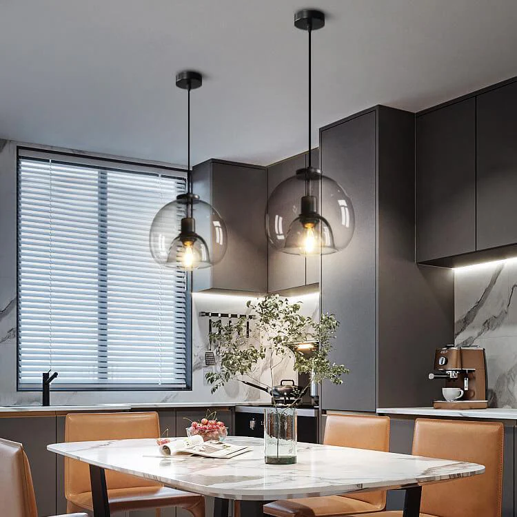 Minimalistyczna lampa wisząca z dmuchanego szkła