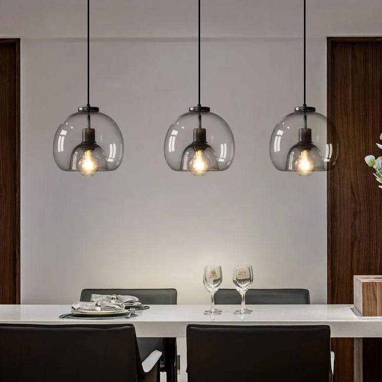 Minimalistyczna lampa wisząca z dmuchanego szkła