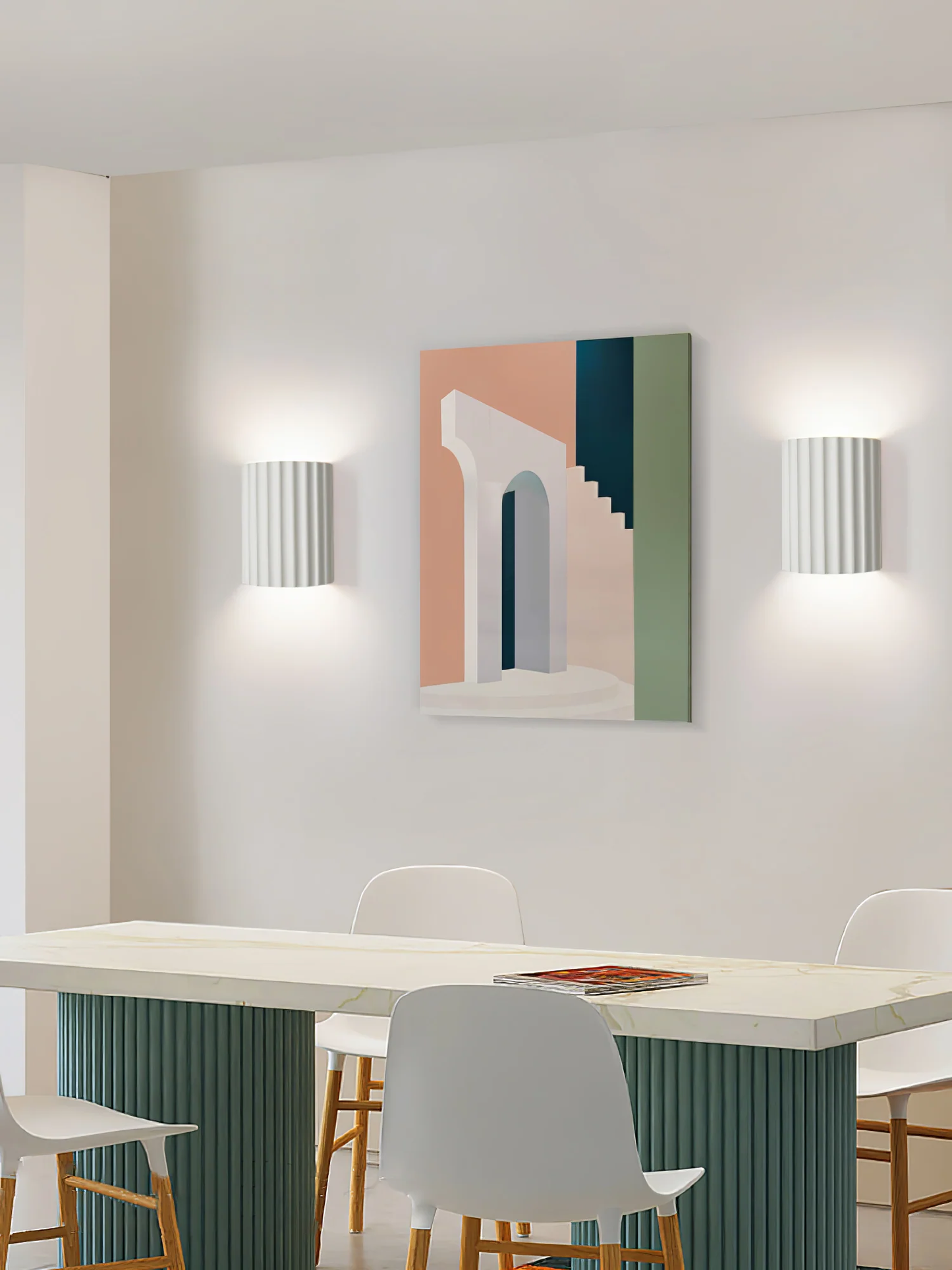 Lampa ścienna z karbowanej żywicy
