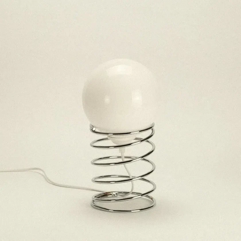Lampa „Put A Spring Into Your Lamp”