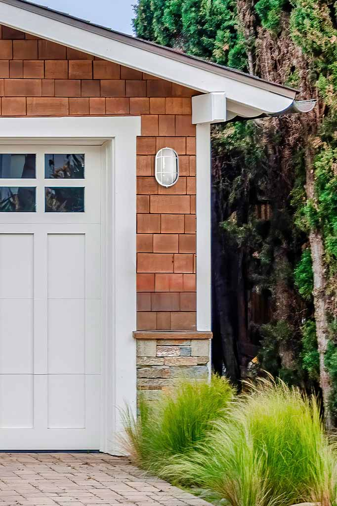 Owalne lampy Bunker w klatce ochronnej