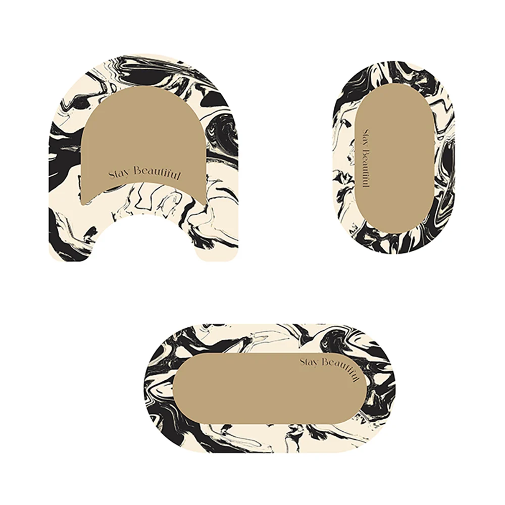 Zestaw Trzech nowoczesnych czarno-białych dywaników łazienkowych z diatomitu