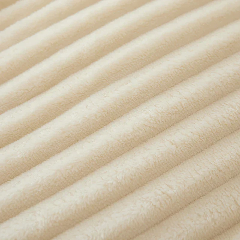 Deka z flanelového fleecu se širokými pruhy