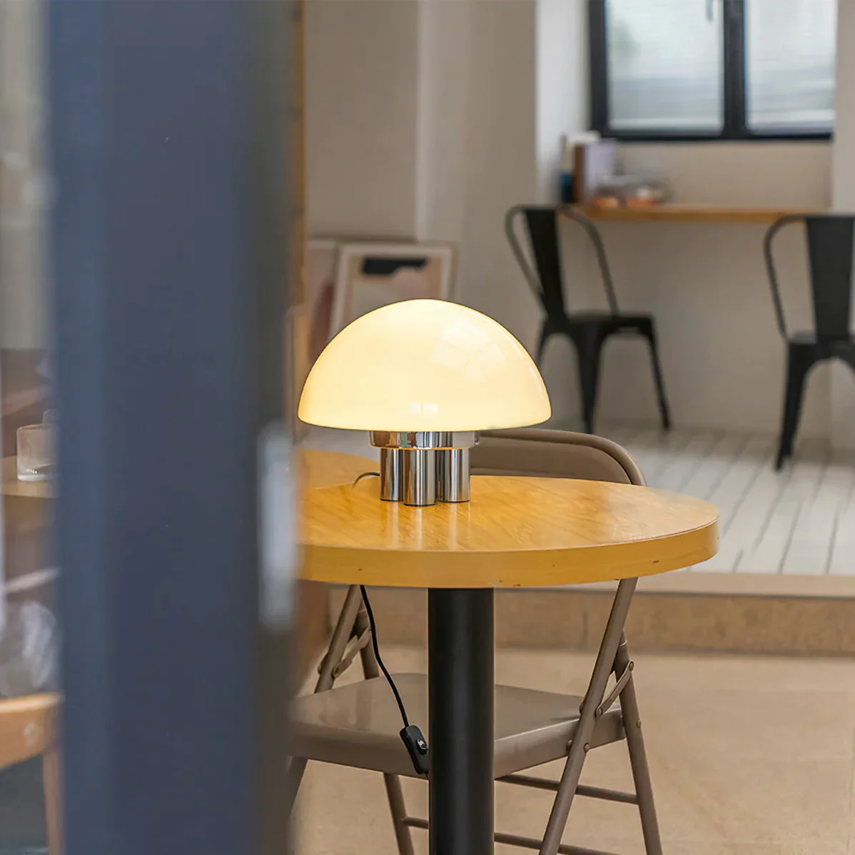 Lampa Stołowa z Motywem Meduzy