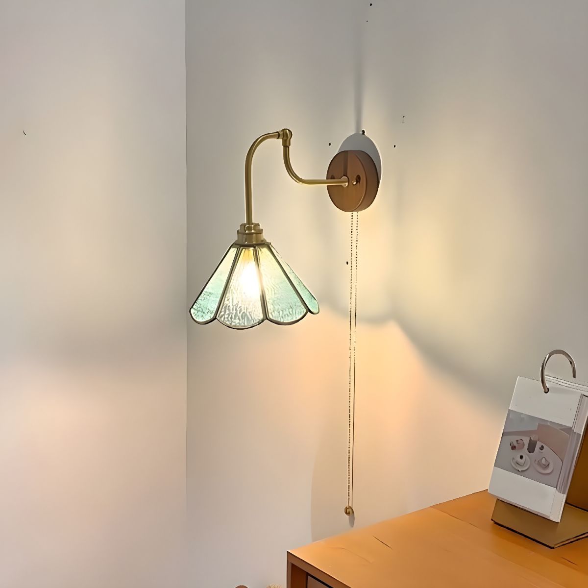 Kinkiet Ścienny Vintage z Mosiężnym Kloszem Szklanym – Eleganckie Oświetlenie do Sypialni i Salonu 1