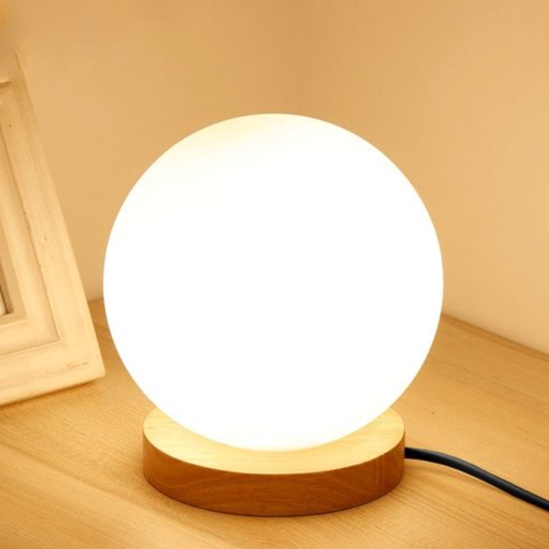 Lampa Stołowa Kula | Ciepłe Światło 0,5 kg - Elegancki Design do Salonu 2