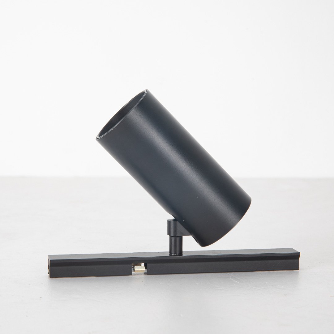 Lampa podłogowa ARCA | System magnetyczny 1,5 kg 6