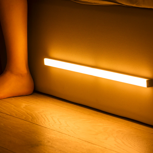 Oświetlenie Ruchu LED | Energooszczędne, Łatwy Montaż, Zasilanie USB lub Baterią 0