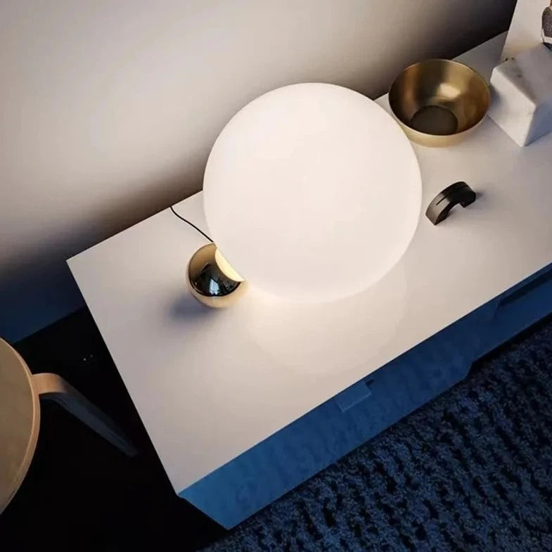 Postmodernistyczna Lampa Globusowa | Elegancki Design 0.5kg 5