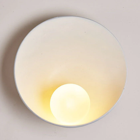 Nowoczesna minimalistyczna okrągła kinkietowa lampa ścienna z żywicy i żelaza