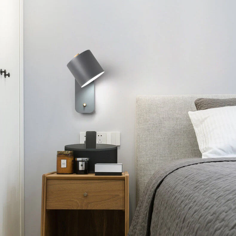 Otočná nástěnná lampa ve tvaru válce