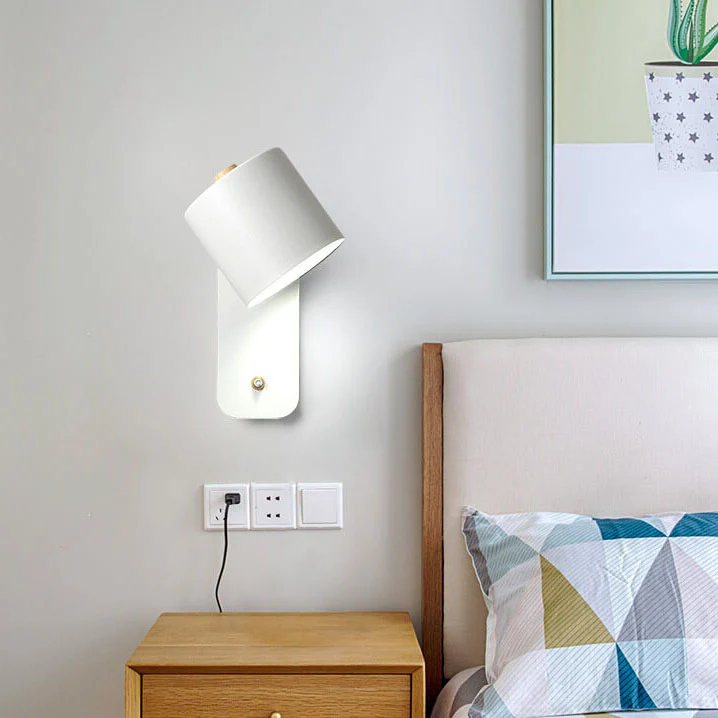 Otočná nástěnná lampa ve tvaru válce