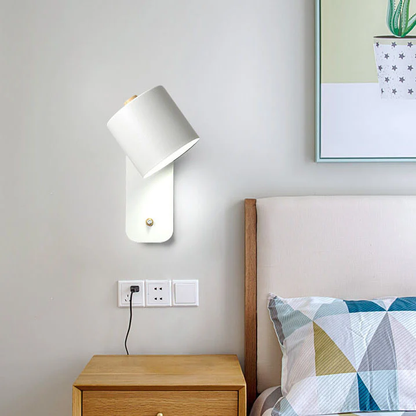 Otočná nástěnná lampa ve tvaru válce