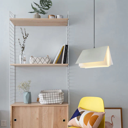 Závěsná lampa Flying Book ve tvaru knihy