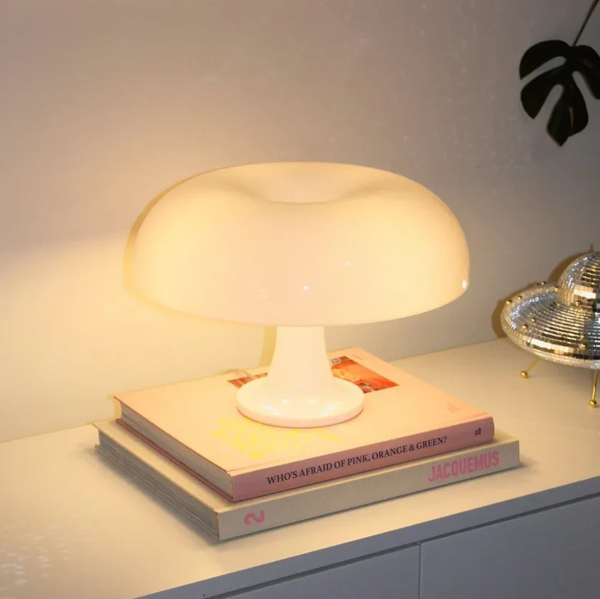 Lampa Puffball w kolorze Snow White