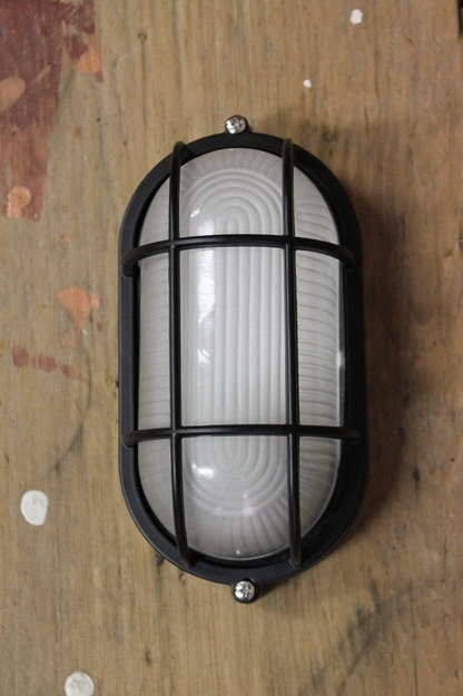 Oválná svítidla Bunker v ochranné kleci