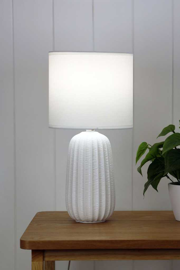 Lampa stołowa Tisbury