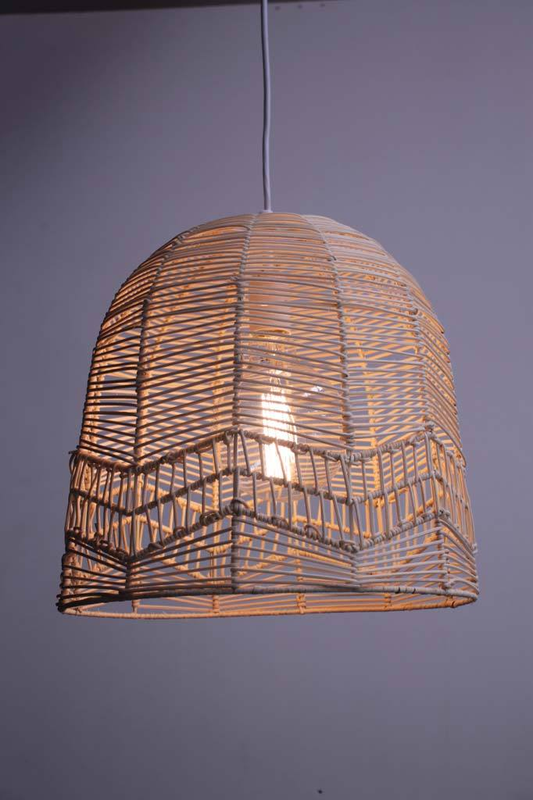 Wisząca lampa z rattanu